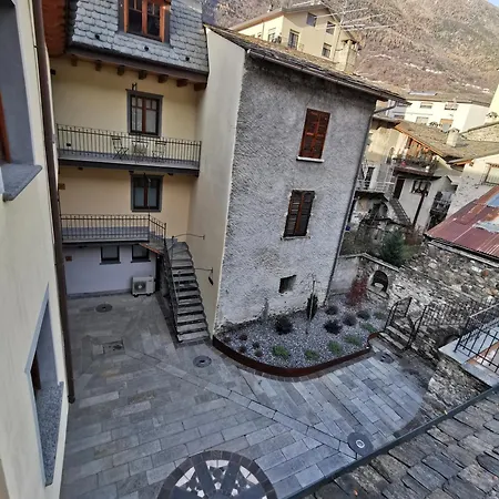 Curt Di Manai Charme